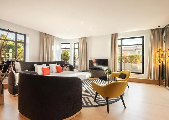 Le Cinq Codet Hotel Parijs